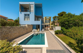 Three-Bedroom Apartment in Kozino